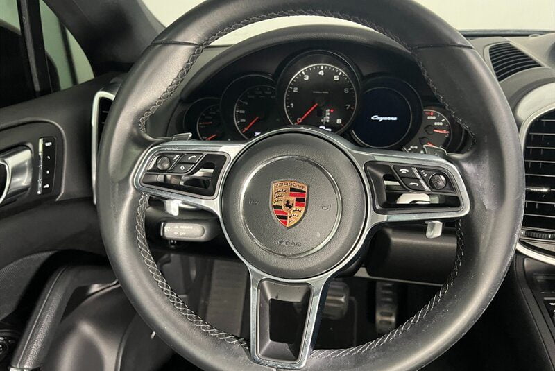 2017 Porsche Cayenne Platinum Edition